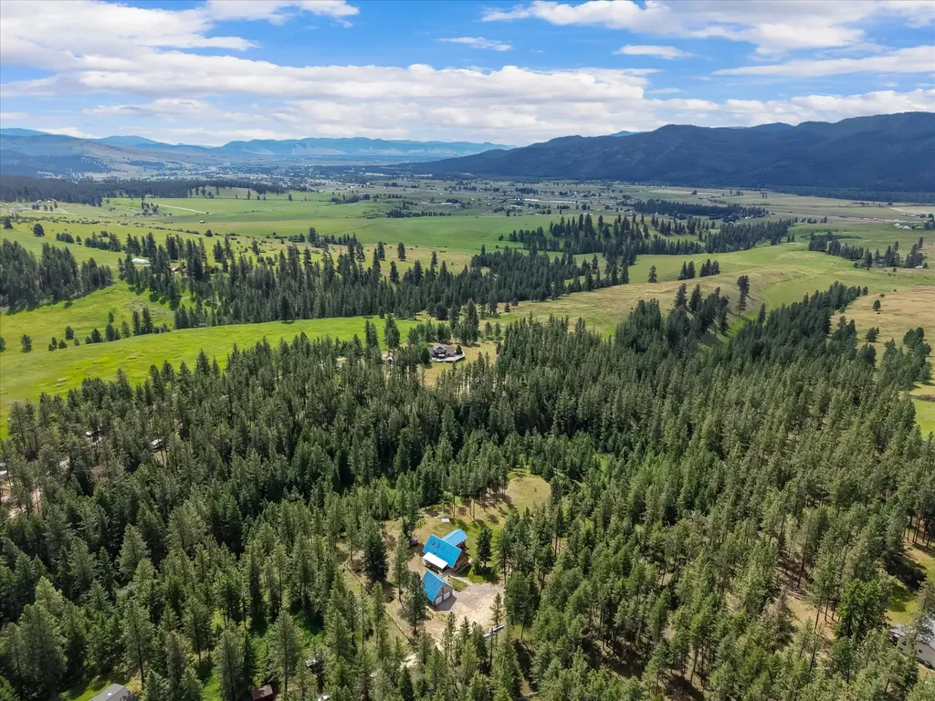 23577 Wapiti Road Huson MT 59846
