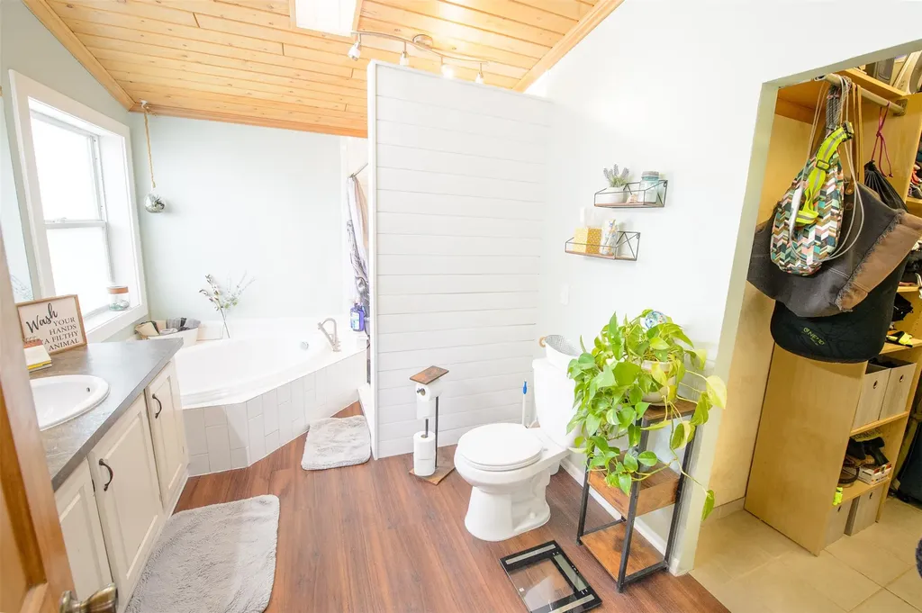 12710 Mt Highway 200 Simms MT 59477