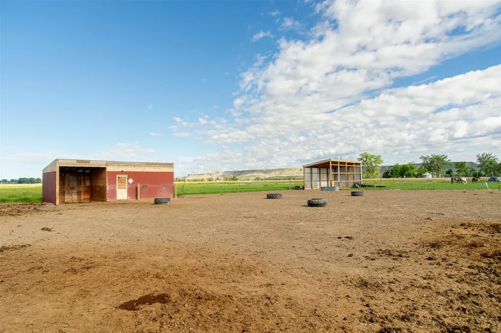 12710 Mt Highway 200 Simms MT 59477