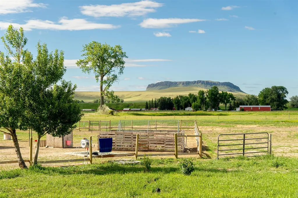 12710 Mt Highway 200 Simms MT 59477