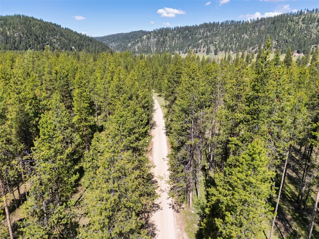 Nhn Happy Acres Lane Sula MT 59871