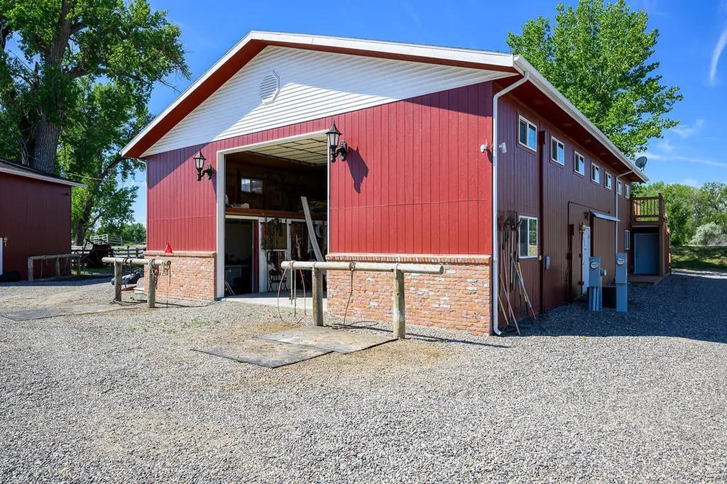 1650 Nahmis Avenue Huntley MT 59037