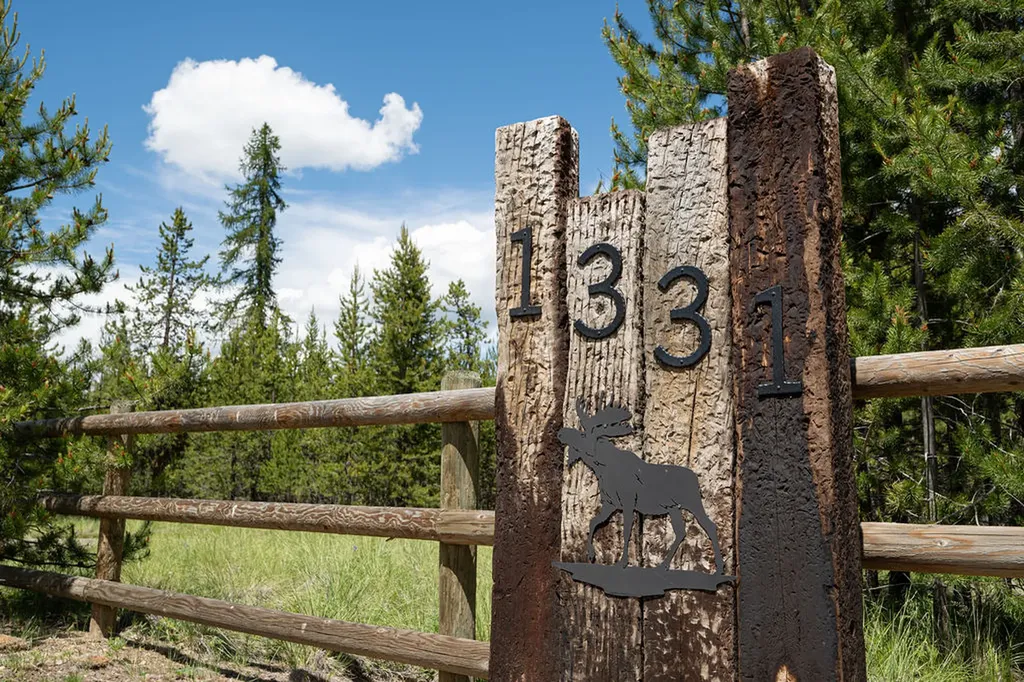 1331 Marion Hubbart Spur Marion MT 59925