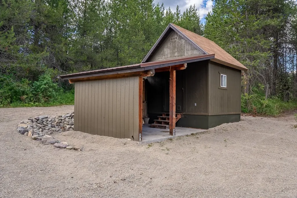 2658 Mt Highway 200 Trout Creek MT 59874