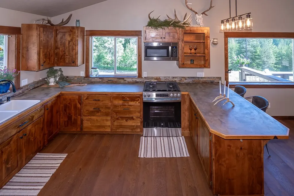 2658 Mt Highway 200 Trout Creek MT 59874