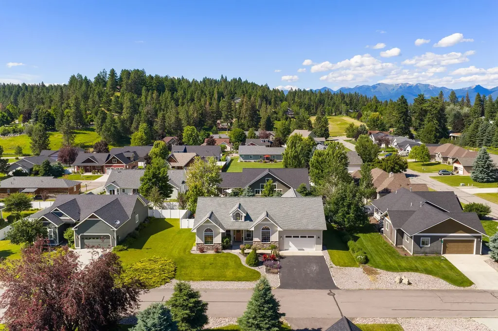 27 Gage Terrace Bigfork MT 59911