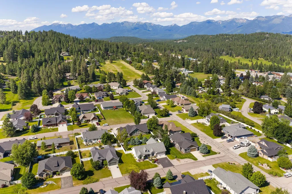 27 Gage Terrace Bigfork MT 59911