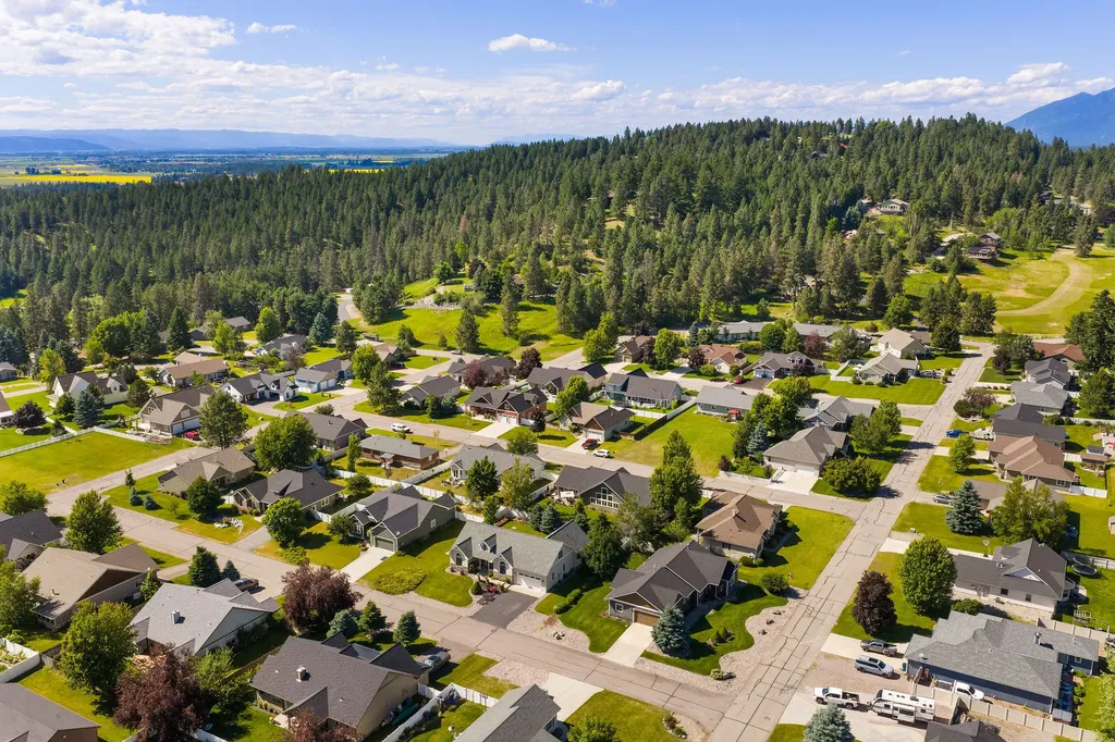 27 Gage Terrace Bigfork MT 59911
