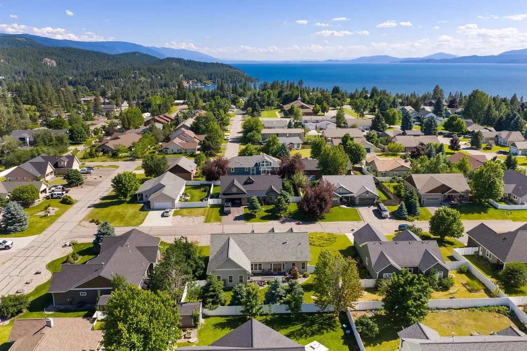 27 Gage Terrace Bigfork MT 59911