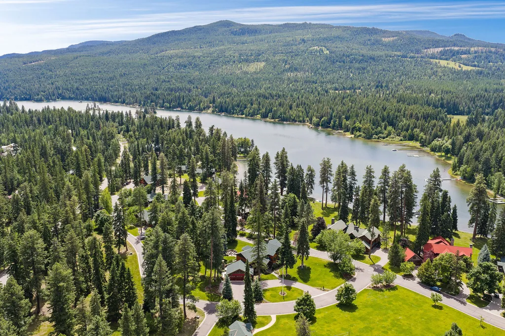 13531 Copper Lane Bigfork MT 59911