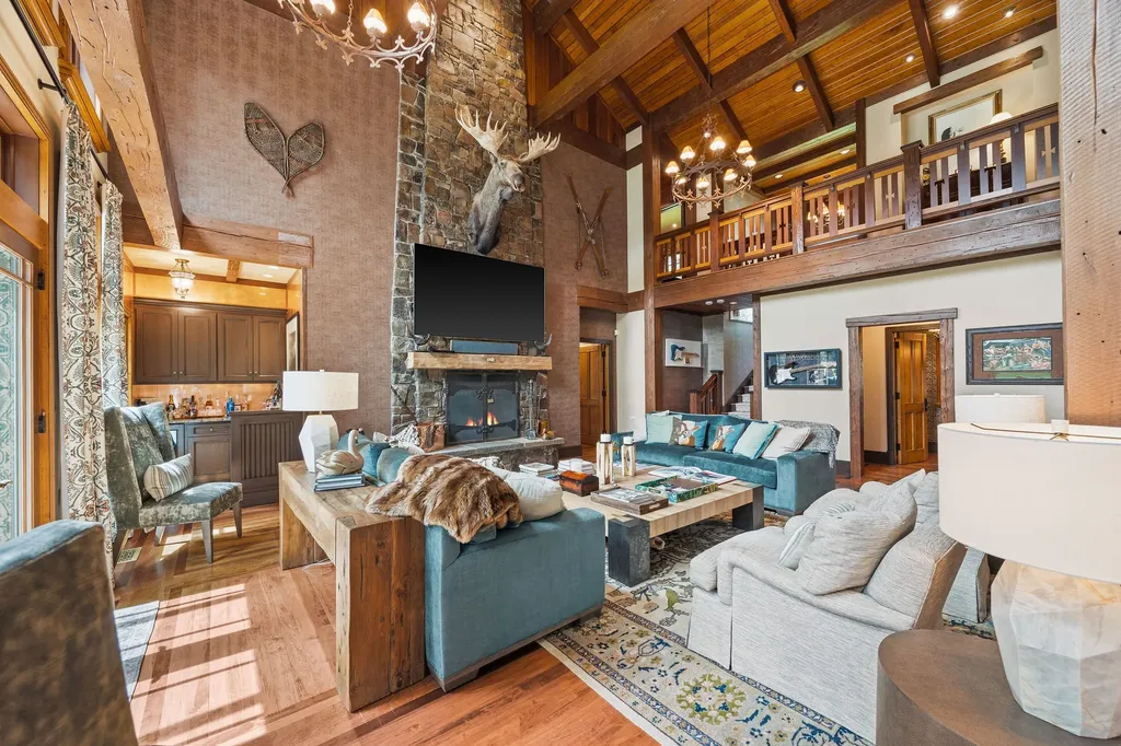 13531 Copper Lane Bigfork MT 59911