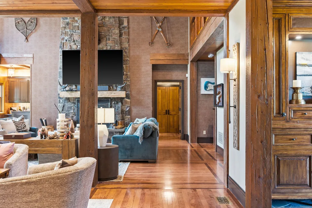 13531 Copper Lane Bigfork MT 59911