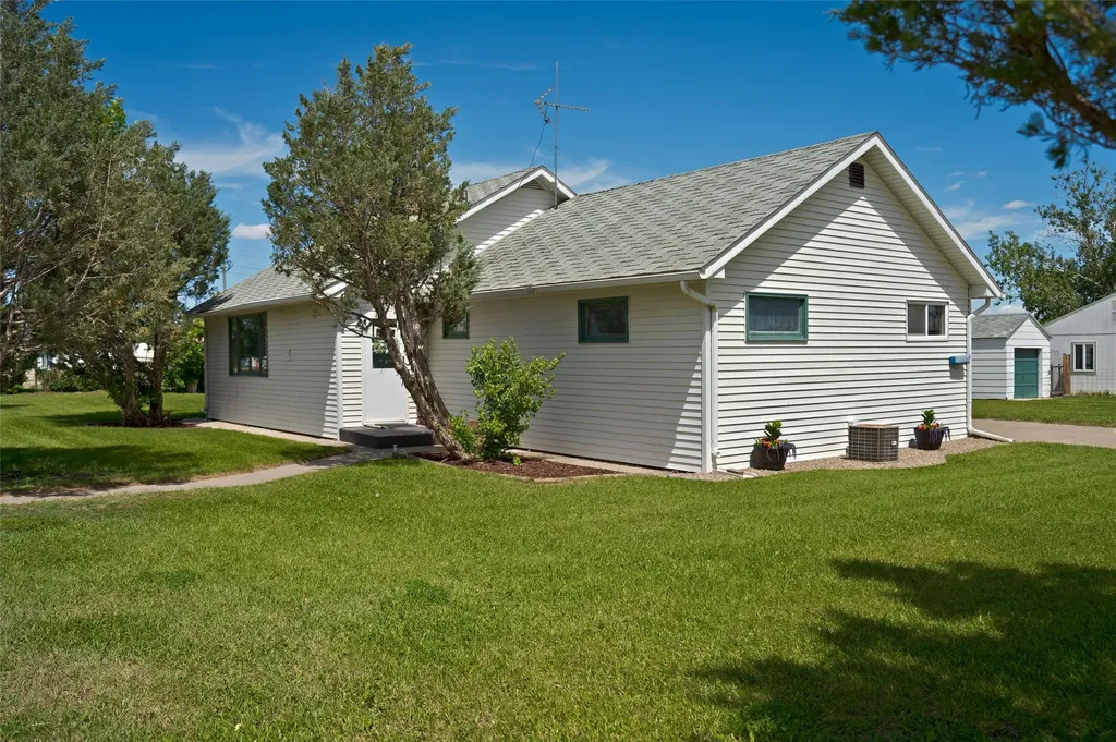131 1st Avenue S Sunburst MT 59482