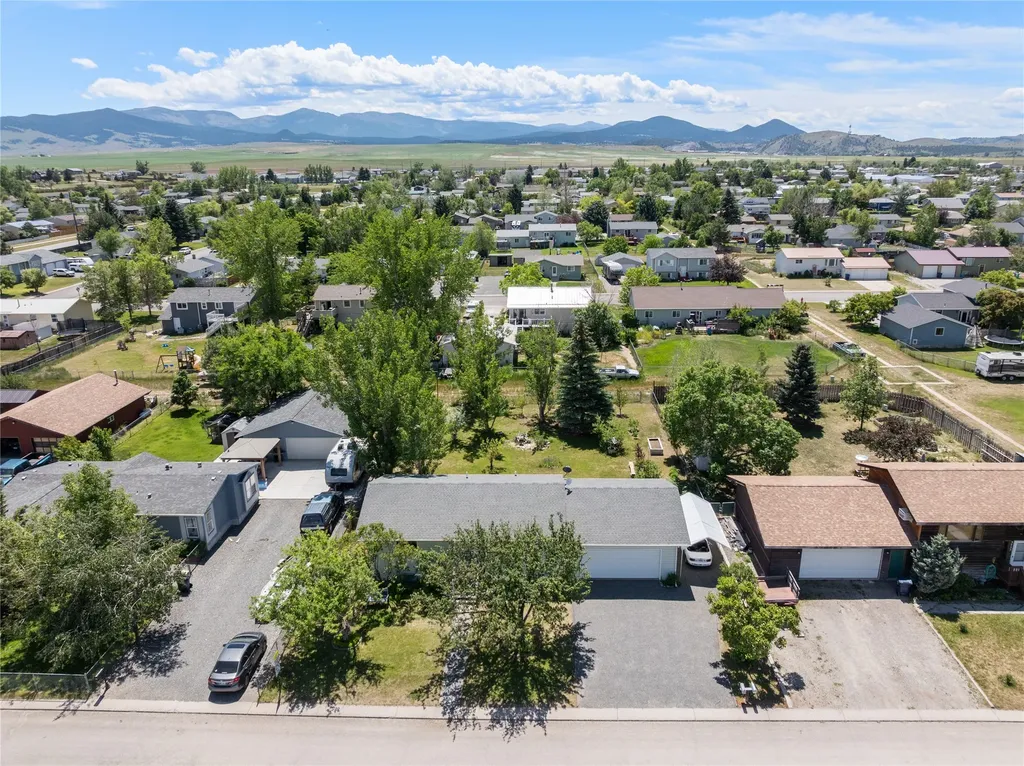 3761 E Lewis Street East Helena MT 59635