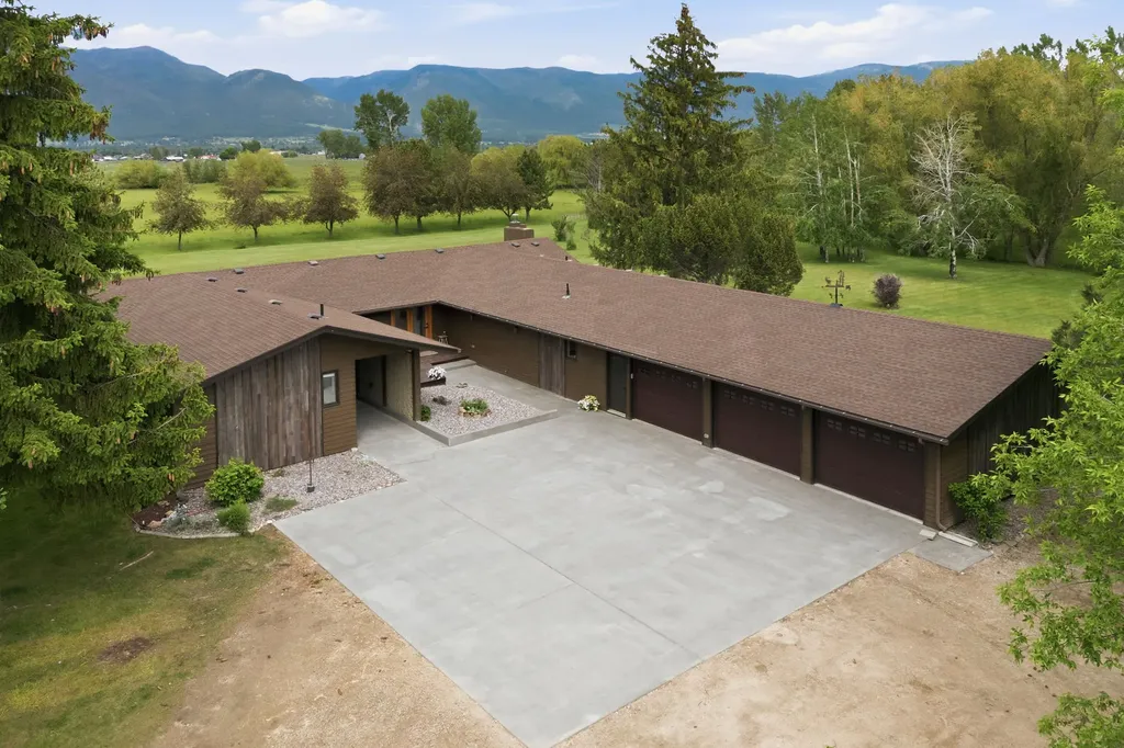586 Cash Nichols Road Stevensville MT 59870