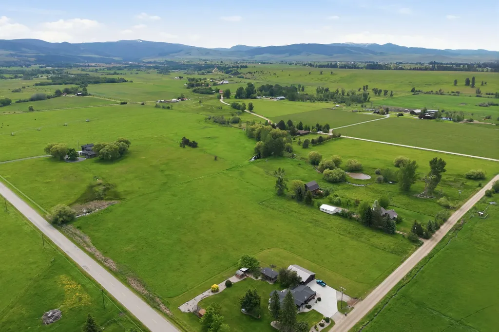 586 Cash Nichols Road Stevensville MT 59870