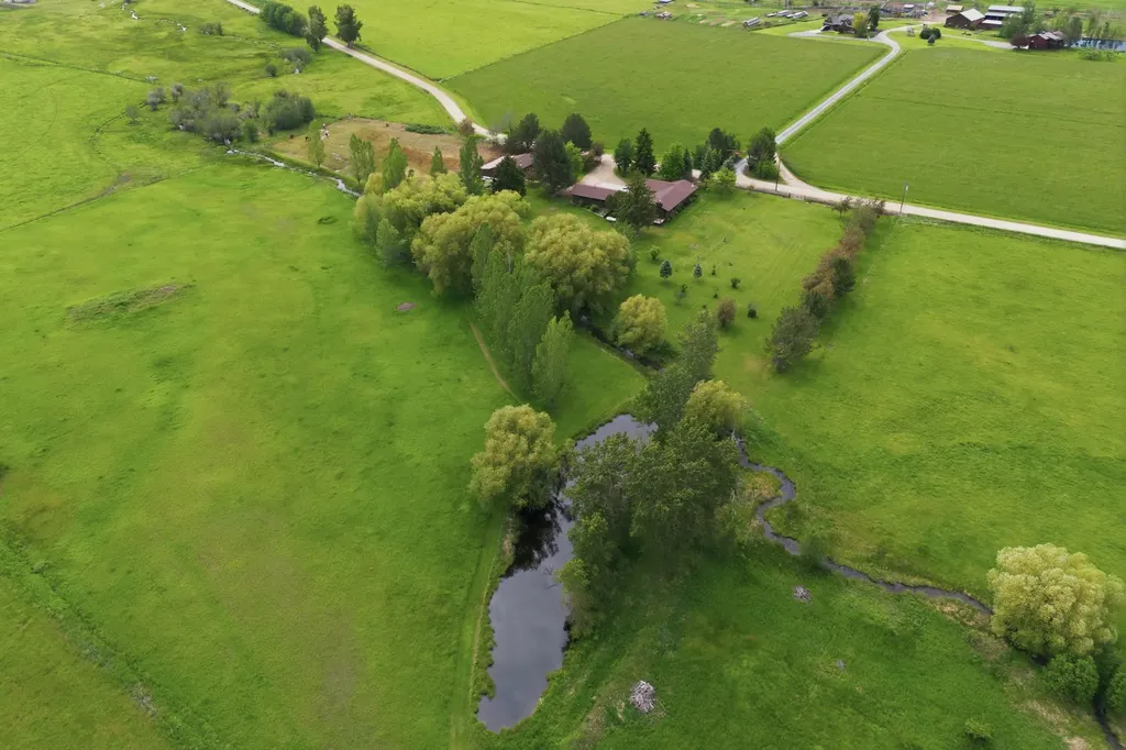 586 Cash Nichols Road Stevensville MT 59870