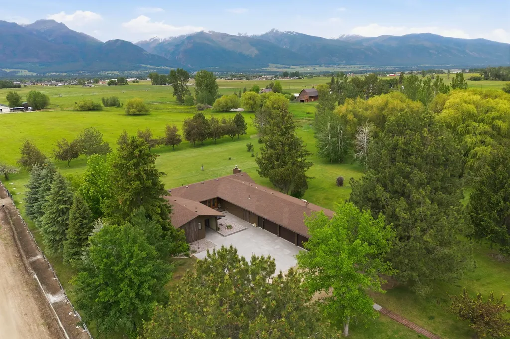586 Cash Nichols Road Stevensville MT 59870