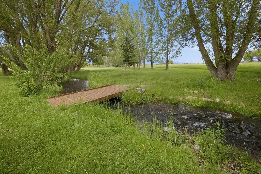 586 Cash Nichols Road Stevensville MT 59870