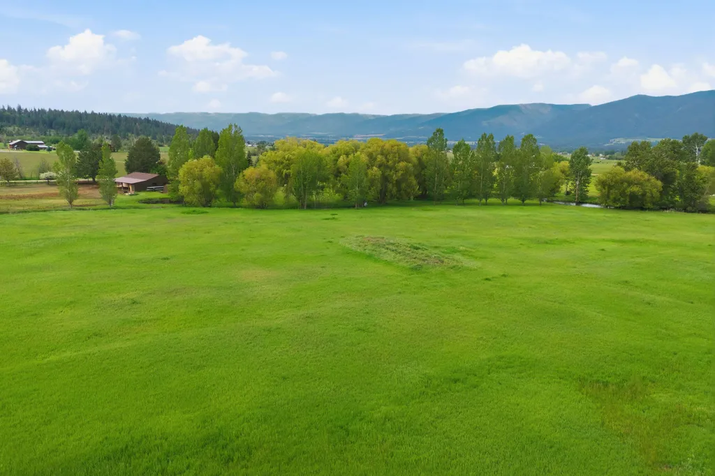 586 Cash Nichols Road Stevensville MT 59870