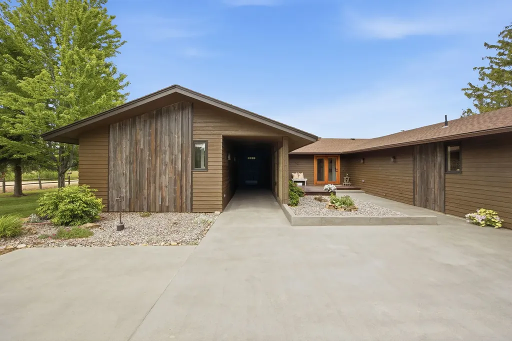 586 Cash Nichols Road Stevensville MT 59870