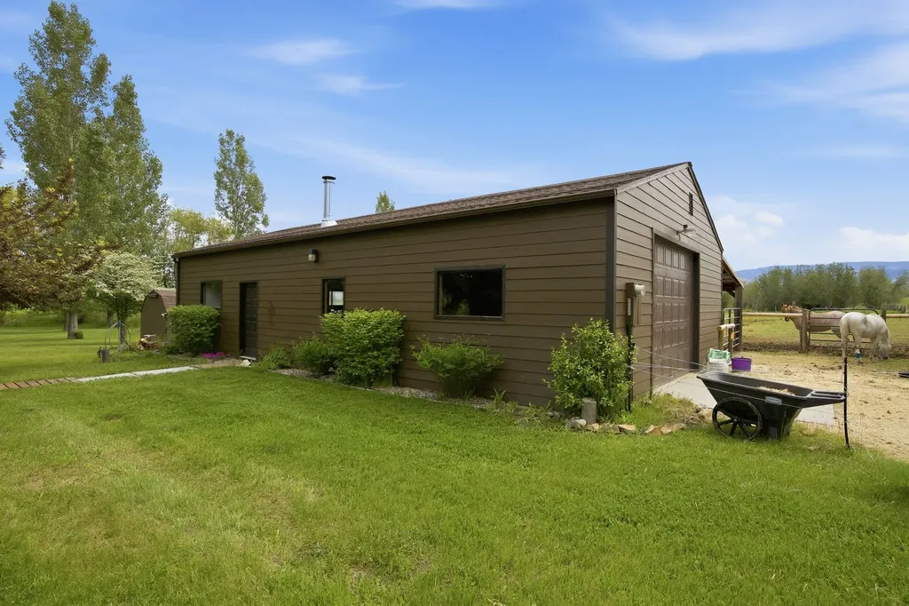 586 Cash Nichols Road Stevensville MT 59870