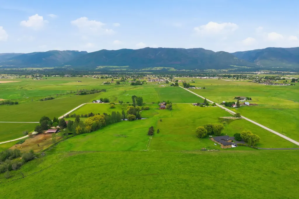 586 Cash Nichols Road Stevensville MT 59870