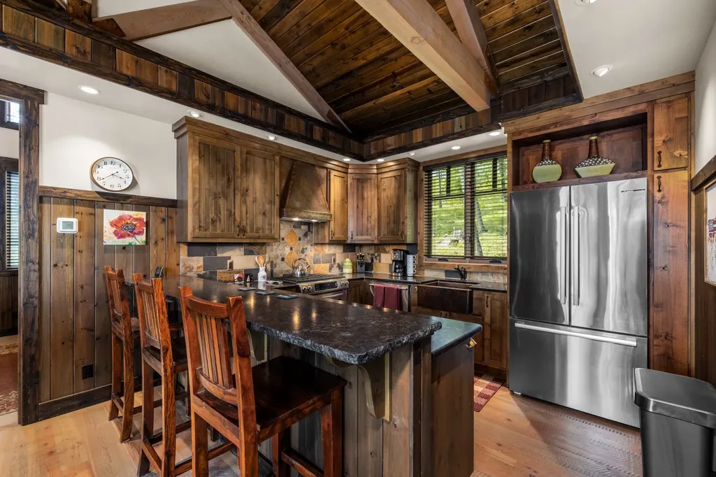 3621 E Lakeshore Drive Whitefish MT 59937