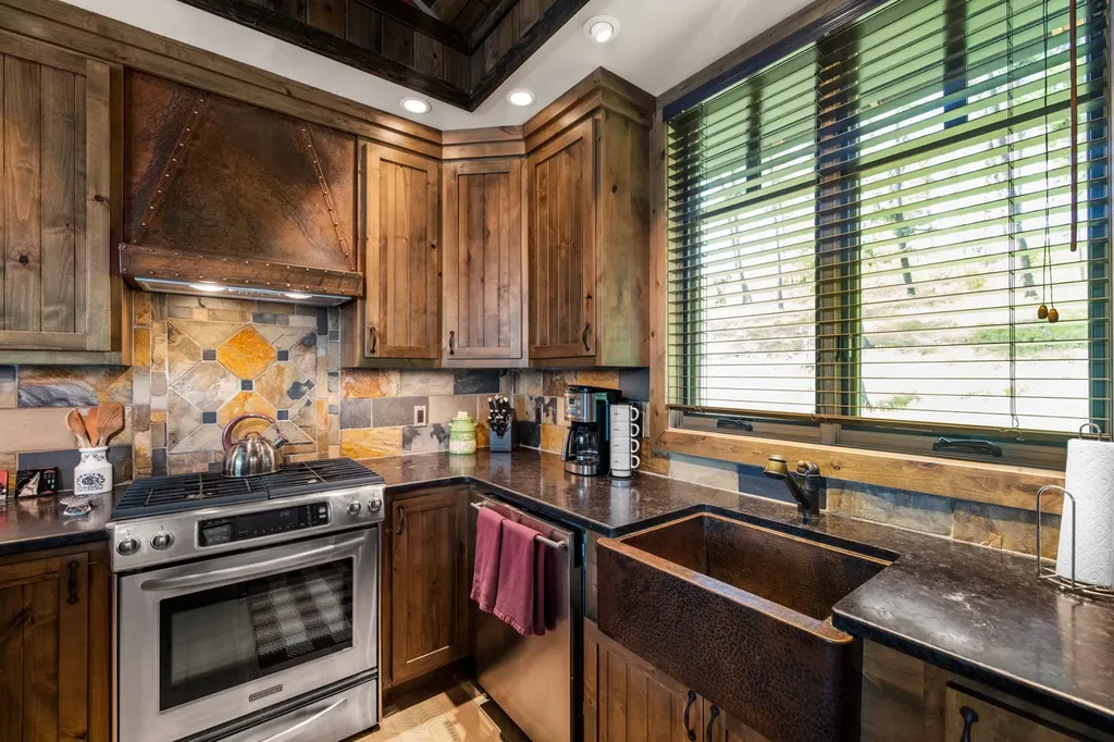 3621 E Lakeshore Drive Whitefish MT 59937
