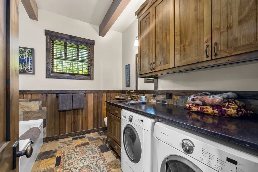 3621 E Lakeshore Drive Whitefish MT 59937