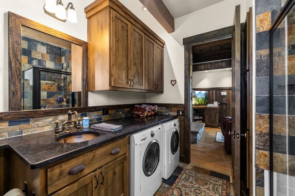 3621 E Lakeshore Drive Whitefish MT 59937