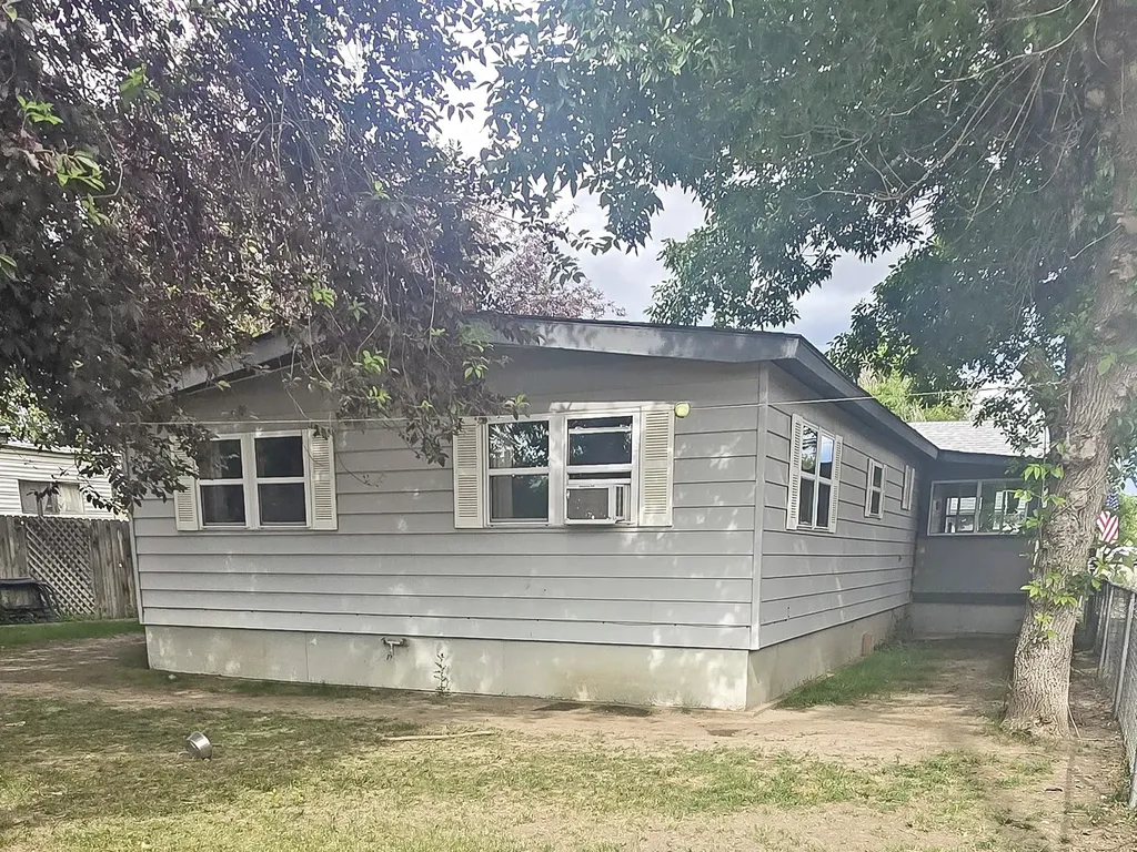 209 Madison Street Shelby MT 59474