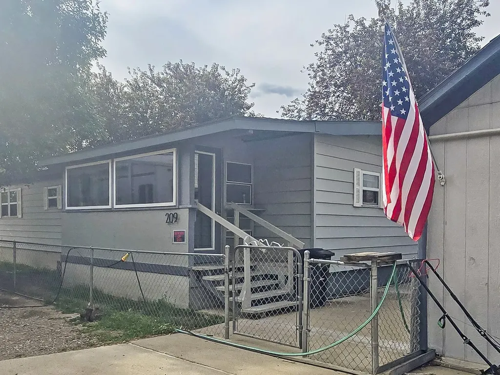 209 Madison Street Shelby MT 59474