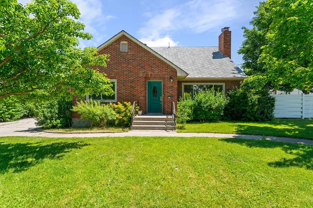 1037 N Ewing Street Helena MT 59601