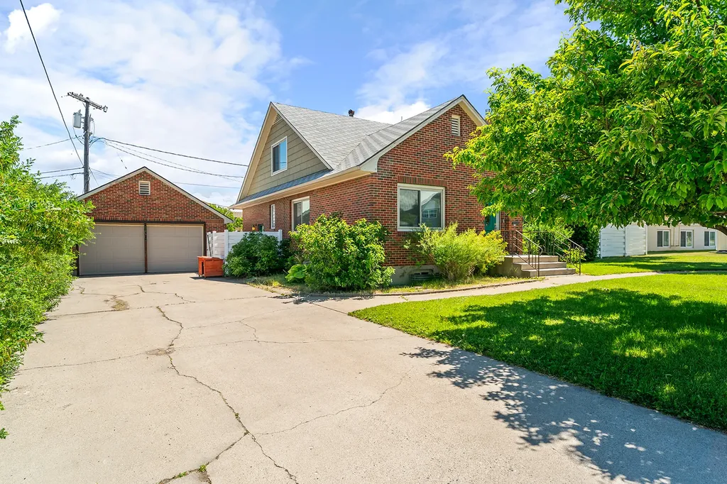 1037 N Ewing Street Helena MT 59601