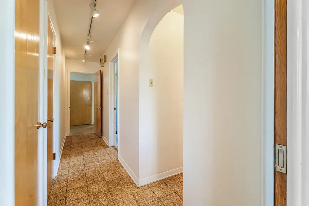 1037 N Ewing Street Helena MT 59601