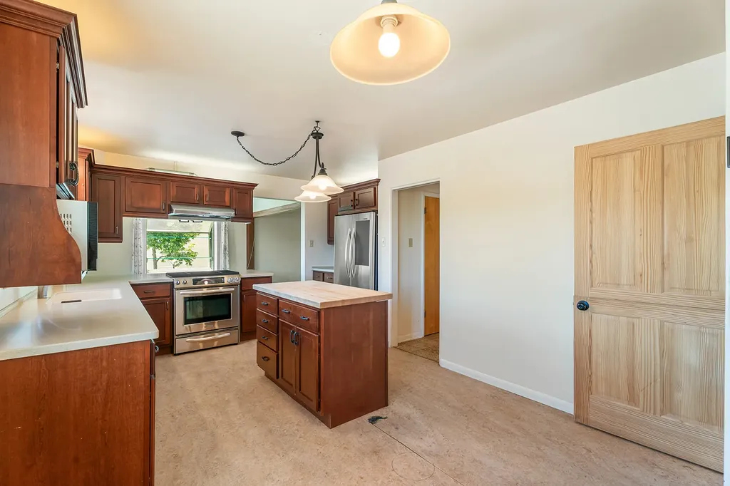 1037 N Ewing Street Helena MT 59601