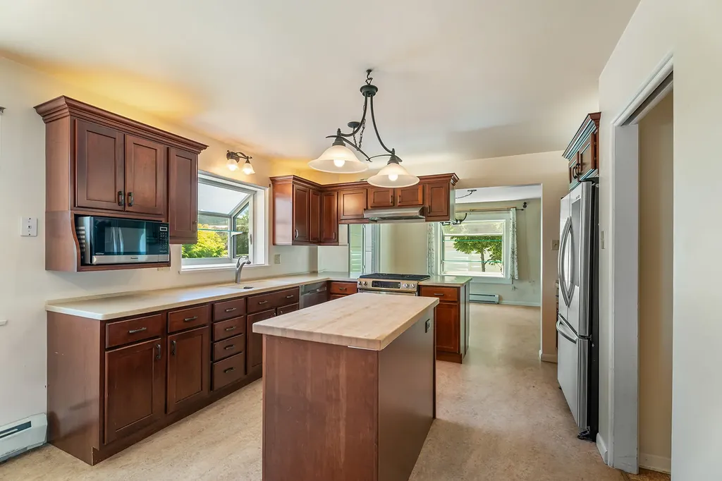 1037 N Ewing Street Helena MT 59601