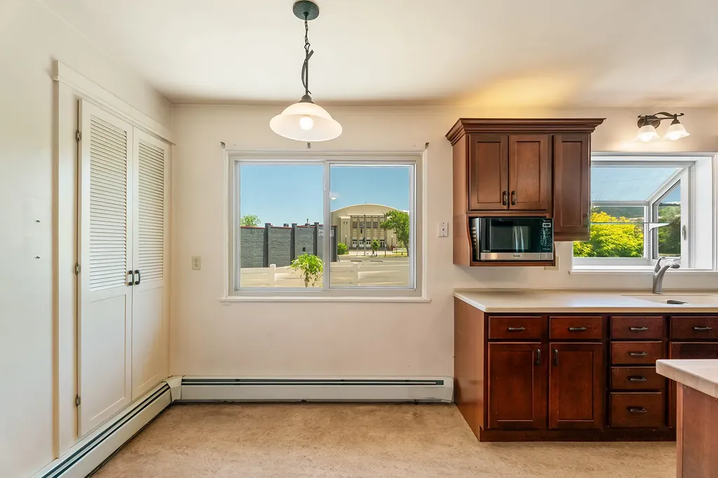 1037 N Ewing Street Helena MT 59601