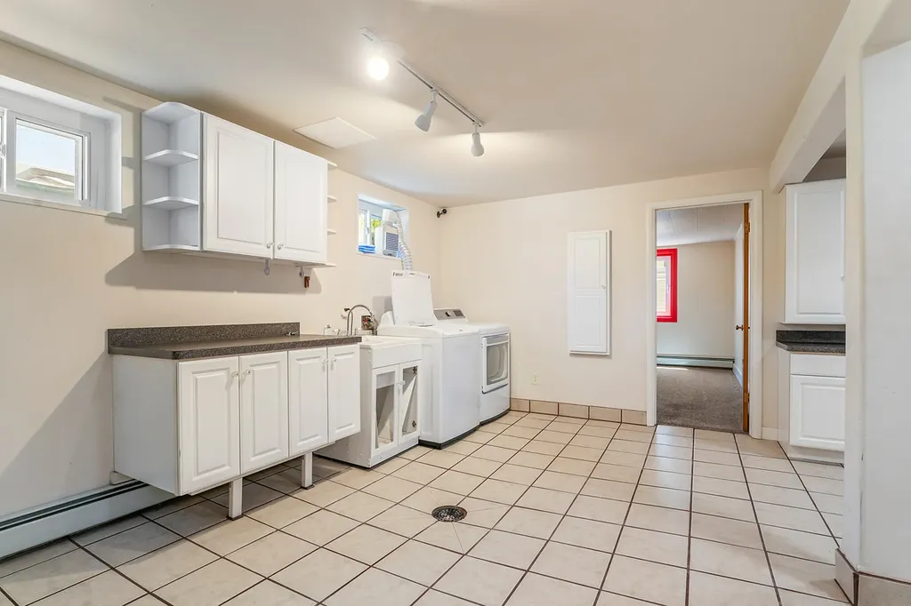 1037 N Ewing Street Helena MT 59601