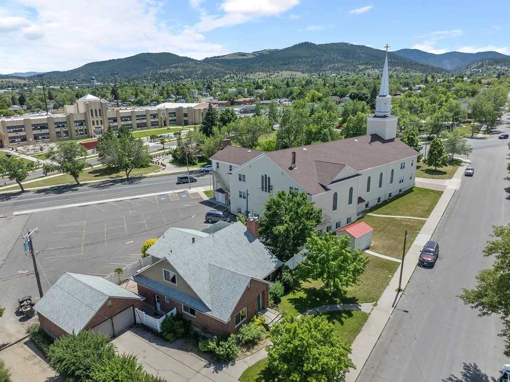 1037 N Ewing Street Helena MT 59601