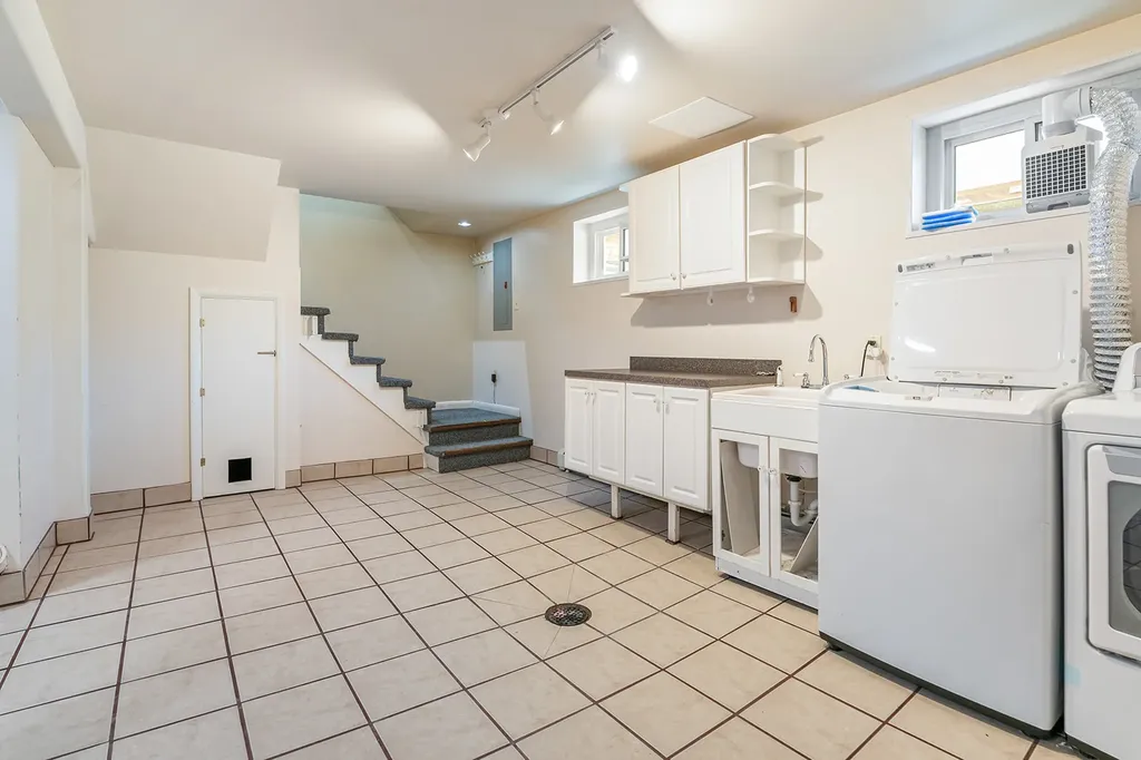1037 N Ewing Street Helena MT 59601