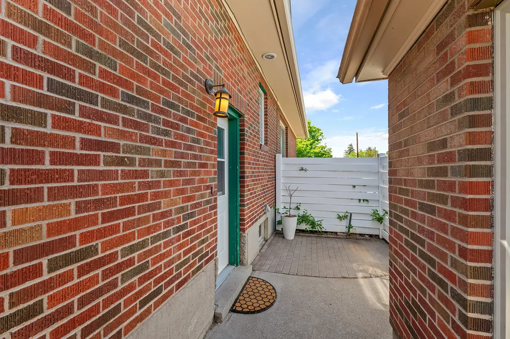 1037 N Ewing Street Helena MT 59601