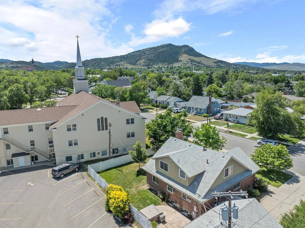 1037 N Ewing Street Helena MT 59601