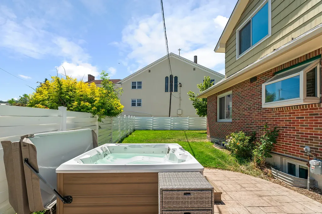 1037 N Ewing Street Helena MT 59601