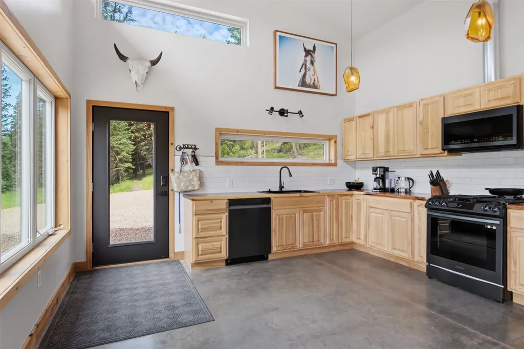 26900 Nine Mile Road Huson MT 59846