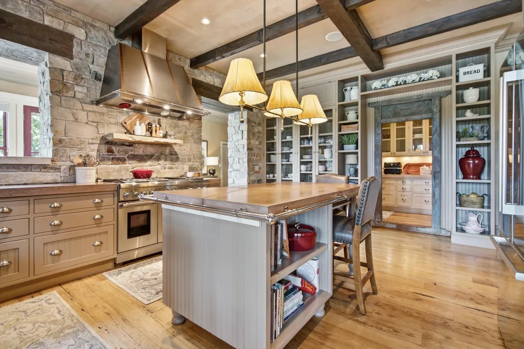 965 Eastman Drive Bigfork MT 59911