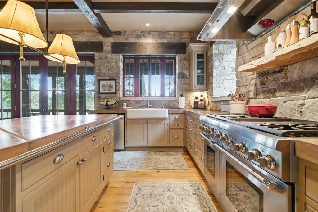 965 Eastman Drive Bigfork MT 59911