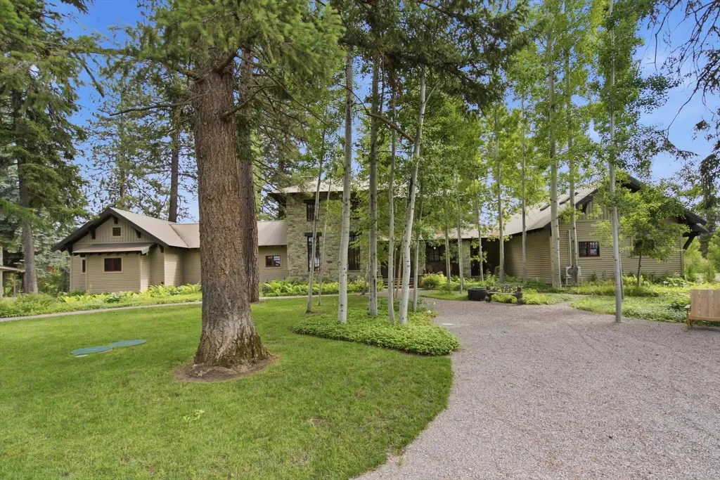 965 Eastman Drive Bigfork MT 59911