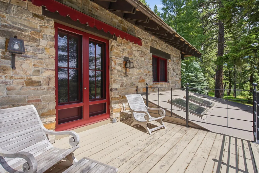 965 Eastman Drive Bigfork MT 59911